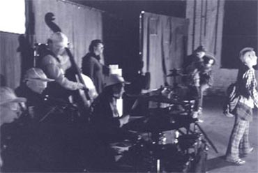 Die Band, rechts Joy